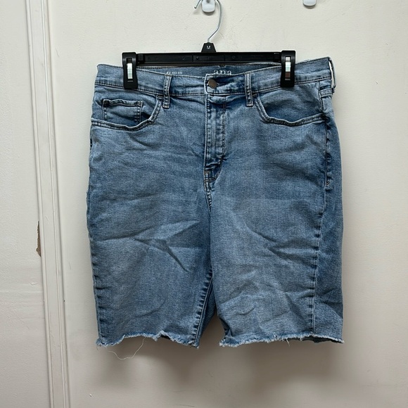 3/$15 Deal 🎉 a.n.a 🩳 High Rise Denim Shorts - Size 14 - Picture 1 of 6